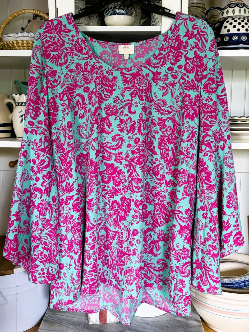 Hot in Hollywood Blouse Sz Large Tunic style, Bell Sleeves Bright Colors